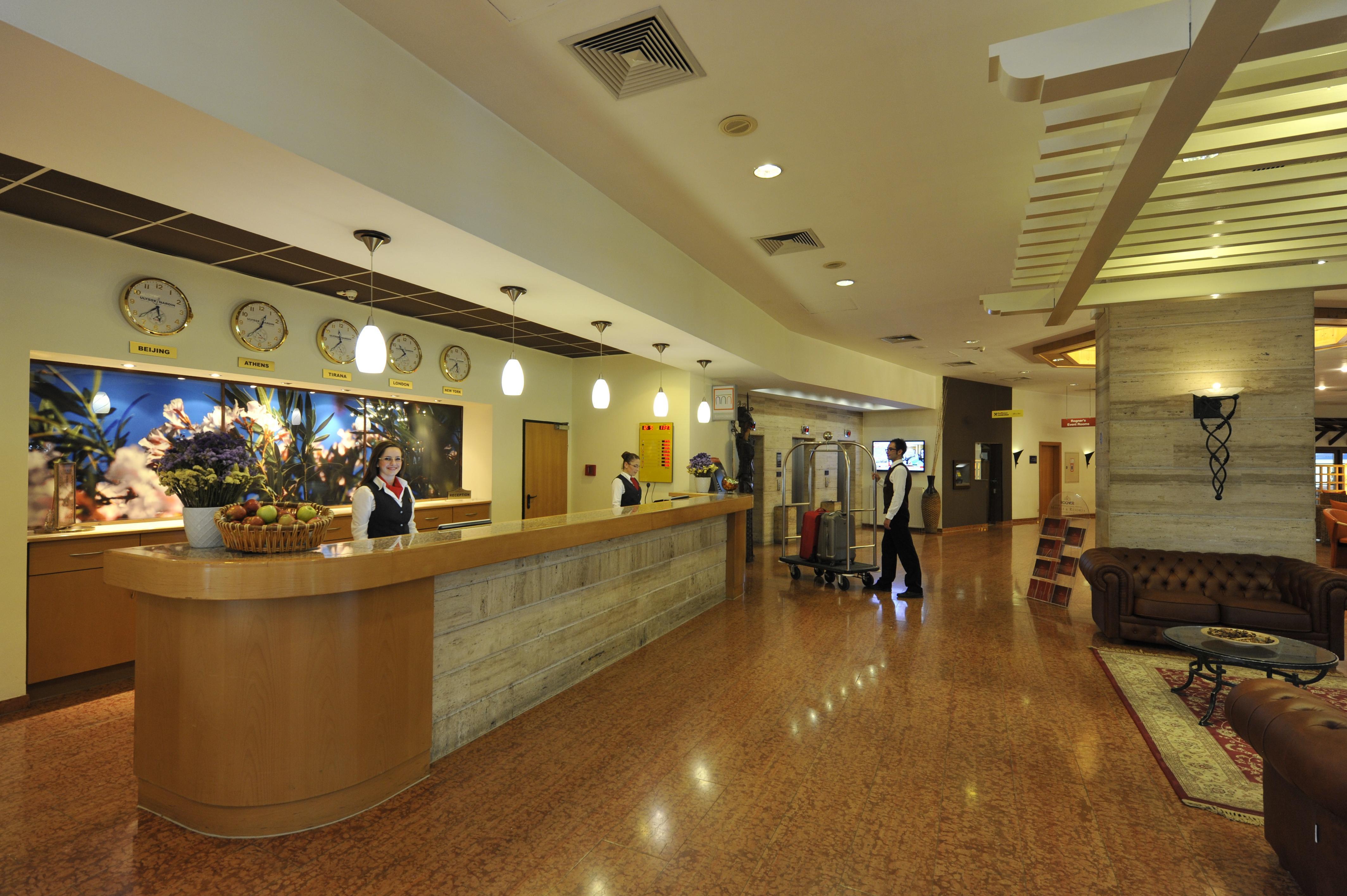 Rogner Hotel Tirana Exterior foto The lobby of the hotel
